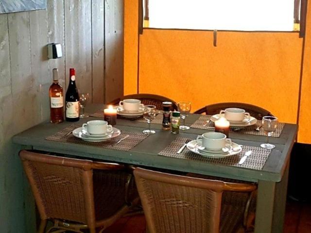 Glamping Les Arbres, Luxe Safaritent Met Zwembad Cronat 외부 사진